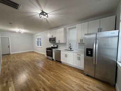 1626 N Washtenaw Ave unit 2R, Chicago, IL 60647 - photo 4