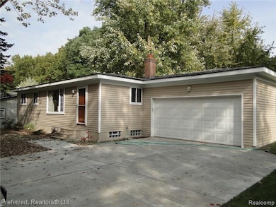 Beautiful Renovated Home: Great Location. Union Lake (All Sports) Access.