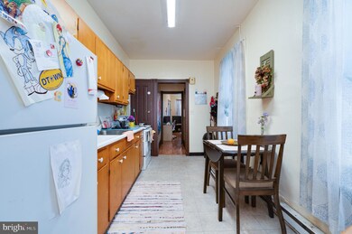 1129 Locust St, Reading, PA 19604 - photo 6