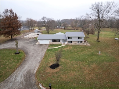 13185 E 2200 North Rd, Danville, IL 61834 - photo 2