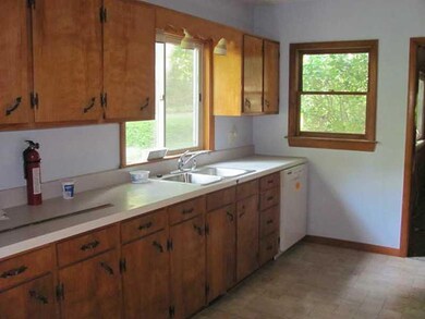 Kitchen. Note Brand New Dishwasher