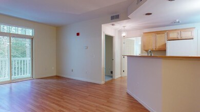 99 Eldredge St unit 212, South Burlington, VT 05403 - photo 3