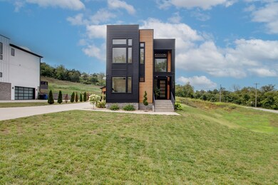 702 W 4th St, Columbia, TN 38401 - photo 2