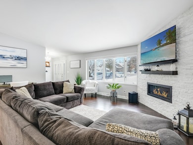 1525 S Calhoun Rd, New Berlin, WI 53151 - photo 7