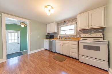 537 Cleveland St, Columbus, IN 47201 - photo 5