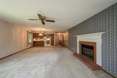 1591 Matterhorn Dr NE unit C, Cedar Rapids, IA 52402 - photo 6