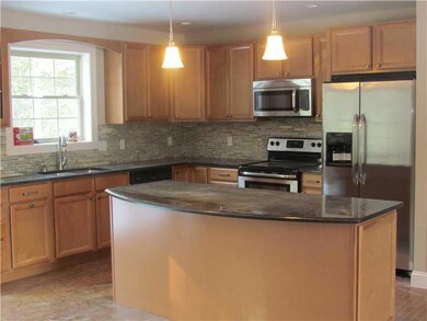 Kitchen. Granite, SS appliances