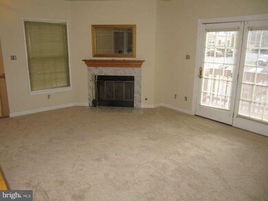 12581 Kempston Ln unit 13-140, Woodbridge, VA 22192 - photo 2