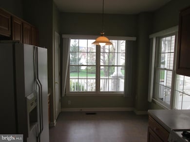 1004 Eastbourne Ct, Frederick, MD 21702 - photo 7