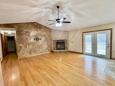 1519 Ruby St, Belvidere, IL 61008 - photo 4