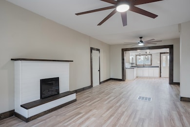 549 S Madison Ave, Madisonville, KY 42431 - photo 4