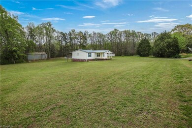 3996 Dunbar Bridge Rd, Asheboro, NC 27205 - photo 4