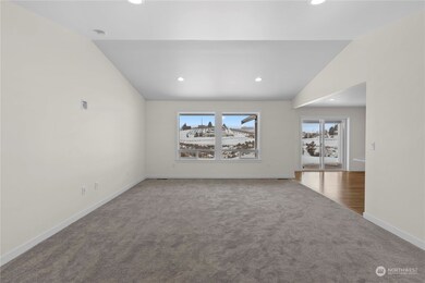 900 N Newport Loop, East Wenatchee, WA 98802 - photo 6