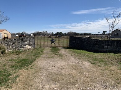 4501 Baker Rd, Needville, TX 77461 - photo 2