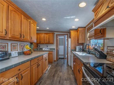 179 Lamonda Dr, Hendersonville, NC 28792 - photo 5