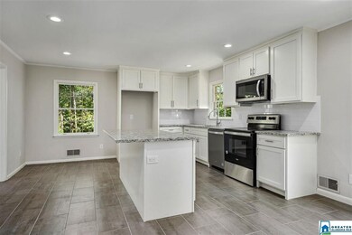 1705 Weirton Dr, Center Point, AL 35215 - photo 7