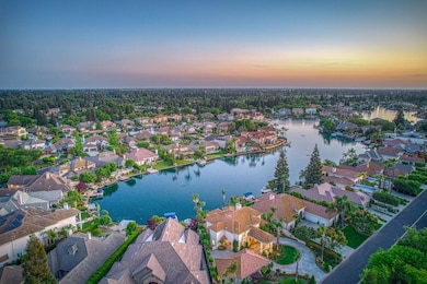 2589 W Lake van Ness Cir, Fresno, CA 93711 - photo 3