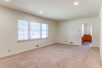 10338 Sherbrook Ln, Dallas, TX 75229 - photo 5