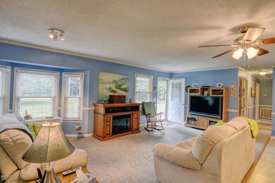 105 Pond View Ln Hampstead NC-large-002-