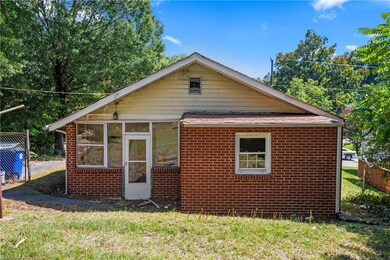 1806 N Dunleith Ave, Winston Salem, NC 27105 - photo 4