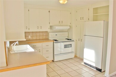 8412 33rd St W, University Place, WA 98466 - photo 5