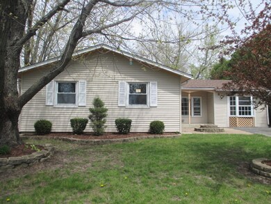 110 San Juan Rd, Carpentersville, IL 60110 - photo 2