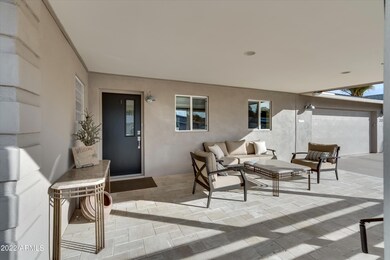Beautiful Front Courtyard