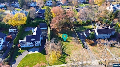 A Gorgeous 100 x 200 ft Flat Lot