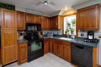 9 Green Meadow Cir, Mashpee, MA 02649 - photo 5