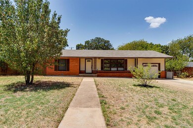 501 Hurstview Dr, Hurst, TX 76053 - photo 2