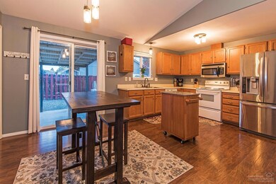 2015 SW 32nd Ct, Redmond, OR 97756 - photo 6