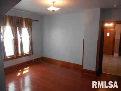 2028 Iowa St, Davenport, IA 52803 - photo 4
