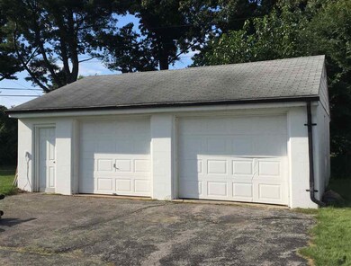 2 1/2  stall-deep garage