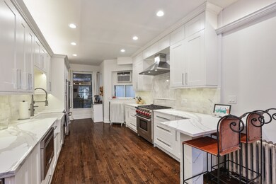 645 W Sheridan Rd unit 2, Chicago, IL 60613 - photo 3