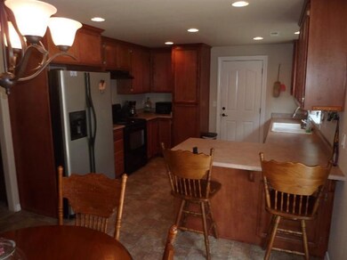 3827 Valley Meadows Dr, White City, OR 97503 - photo 2