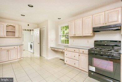 1112 Chatterleigh Cir, Baltimore, MD 21286 - photo 7