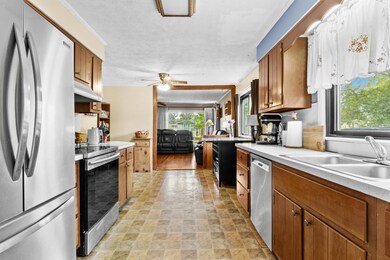 Huge Kitchen and Eat in Space