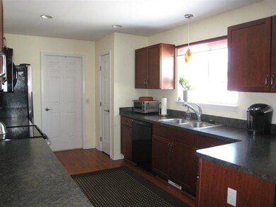 3585 S Wilson Ct unit 247, Dexter, MI 48130 - photo 3