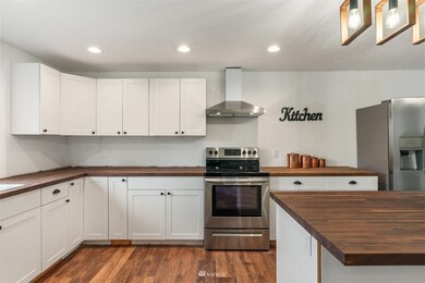 2048 Williams St, Raymond, WA 98577 - photo 7