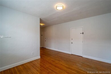 7510 Byron Ave unit 7, Miami Beach, FL 33141 - photo 4