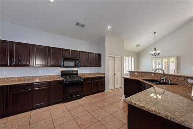 Large kitchen with large island breakfast bar, gra