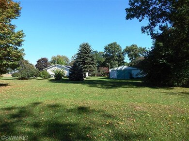 18129 Featherstone Rd, Constantine, MI 49042 - photo 5