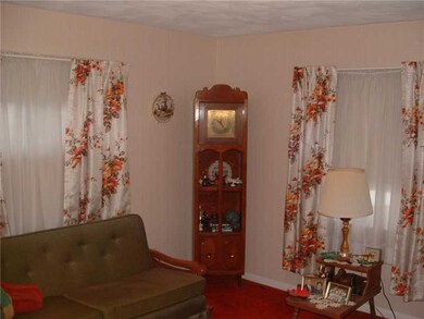 129 Prudence Ave, Providence, RI 02909 - photo 4