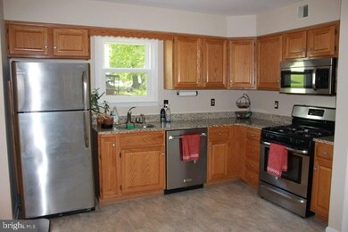 909 Pine Ct, Perkasie, PA 18944 - photo 5