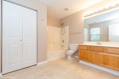 967 Viewpoint Dr, Lake In the Hills, IL 60156 - photo 7