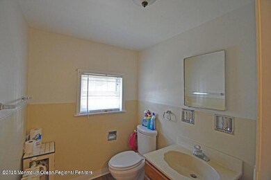 bathroom 1st floor