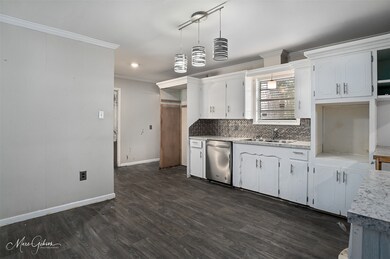 8820 Ruth Ave, Shreveport, LA 71108 - photo 4