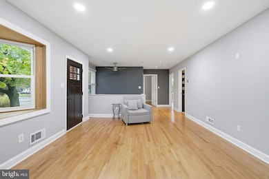 10948 Scaggsville Rd, Laurel, MD 20723 - photo 3