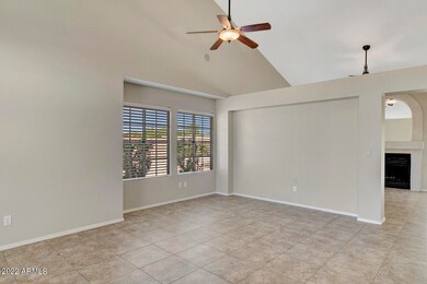 02_6560_E_Nora_Circle__02_mls