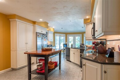 32 Chester St, Nashua, NH 03064 - photo 5